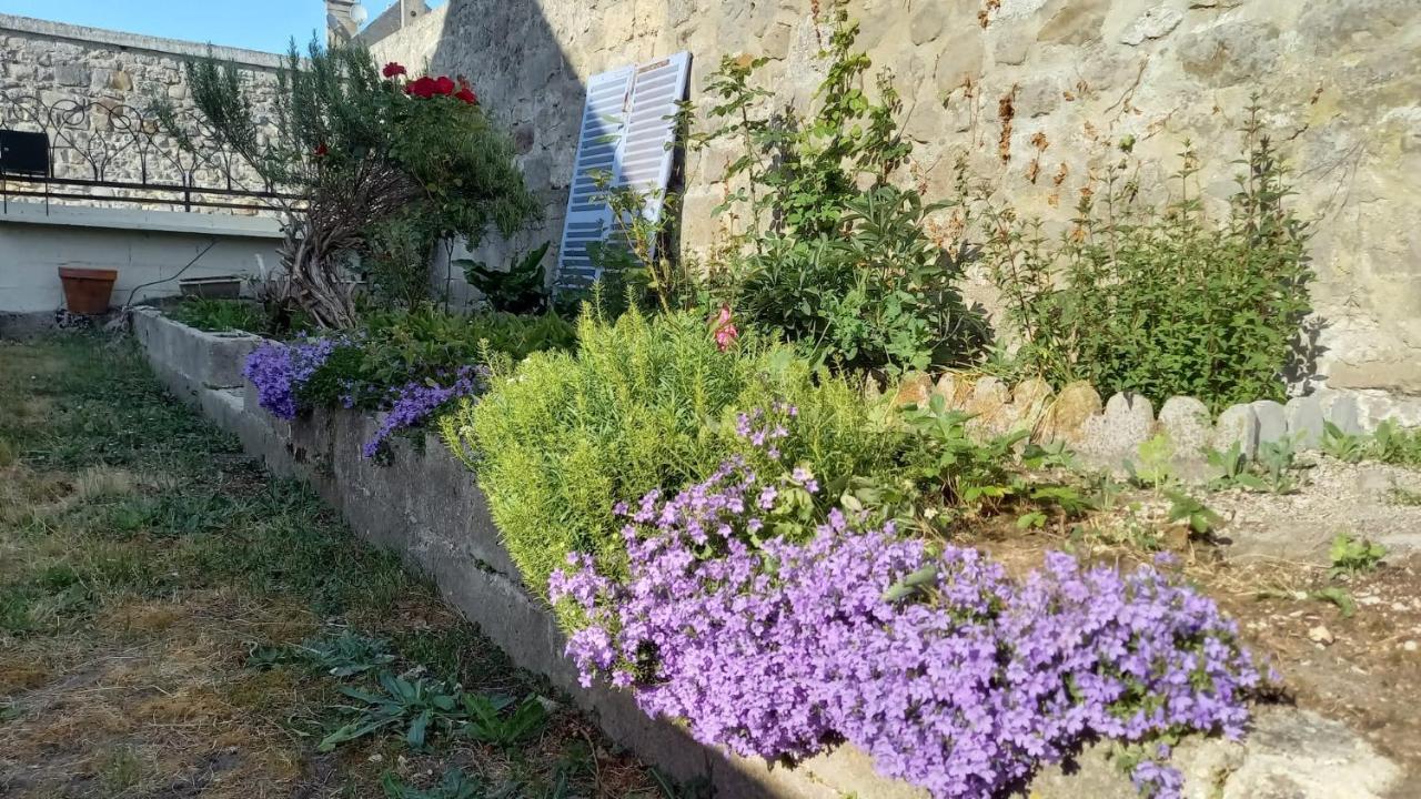 Le Gite Des Murmures Urcel Exterior photo